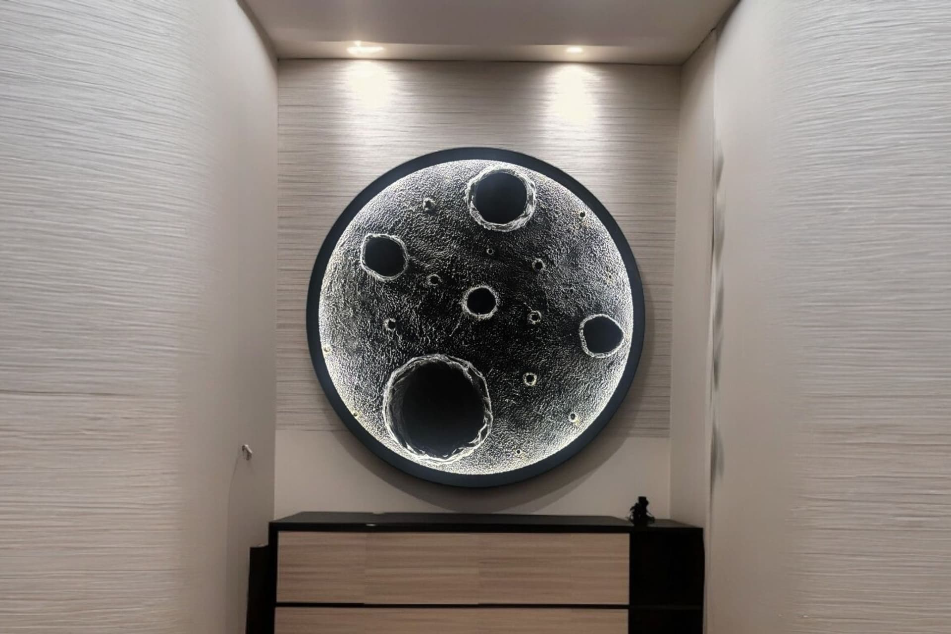 UZAY GÖRÜNÜMLÜ LEDLİ DUVAR PANOSU