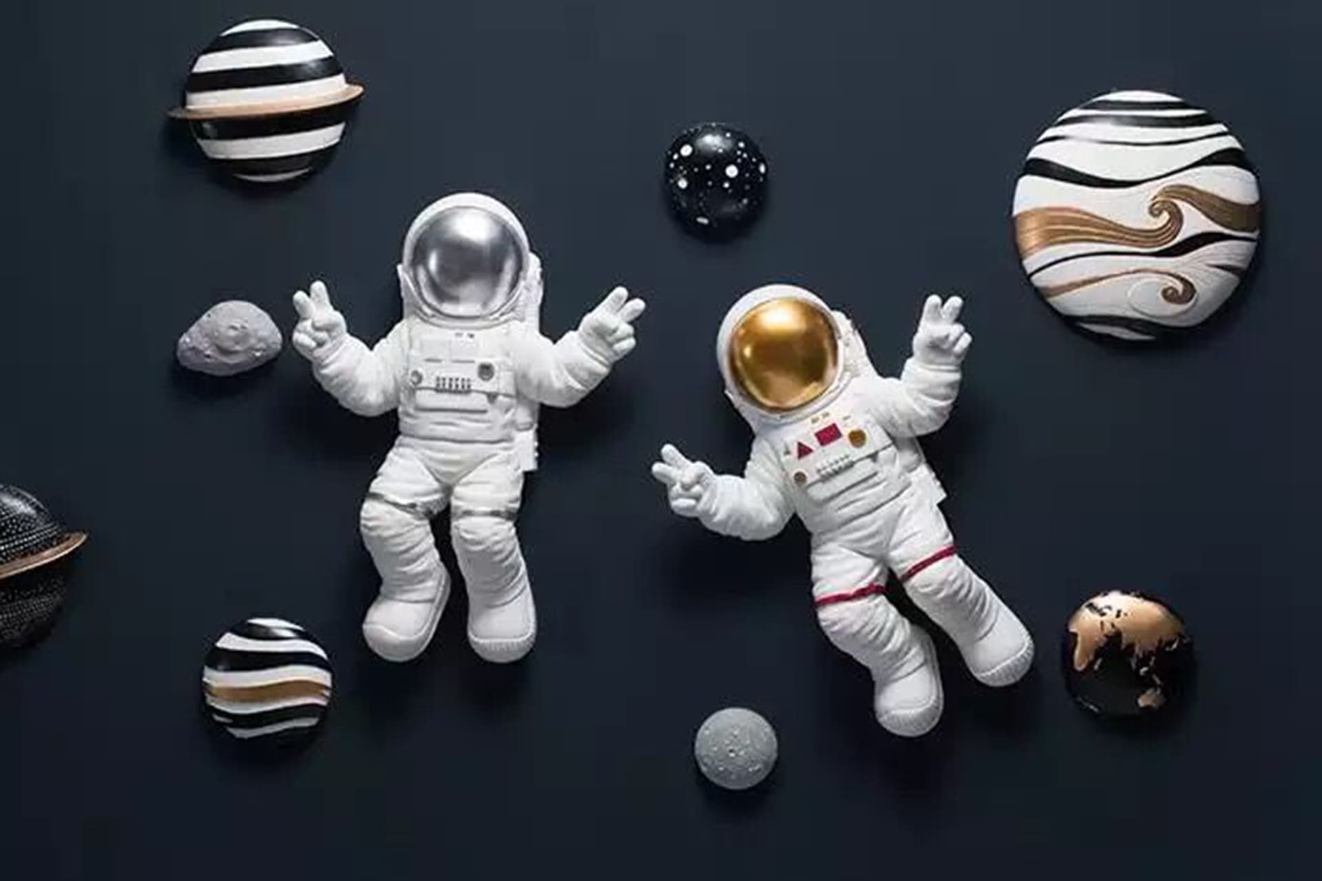 DUVAR AKSESUARI ASTRONOT OBJE İKİLİ SET